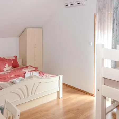 Apartmán Four Bedroom In